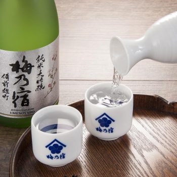 UY様　お酒の注ぎ込み